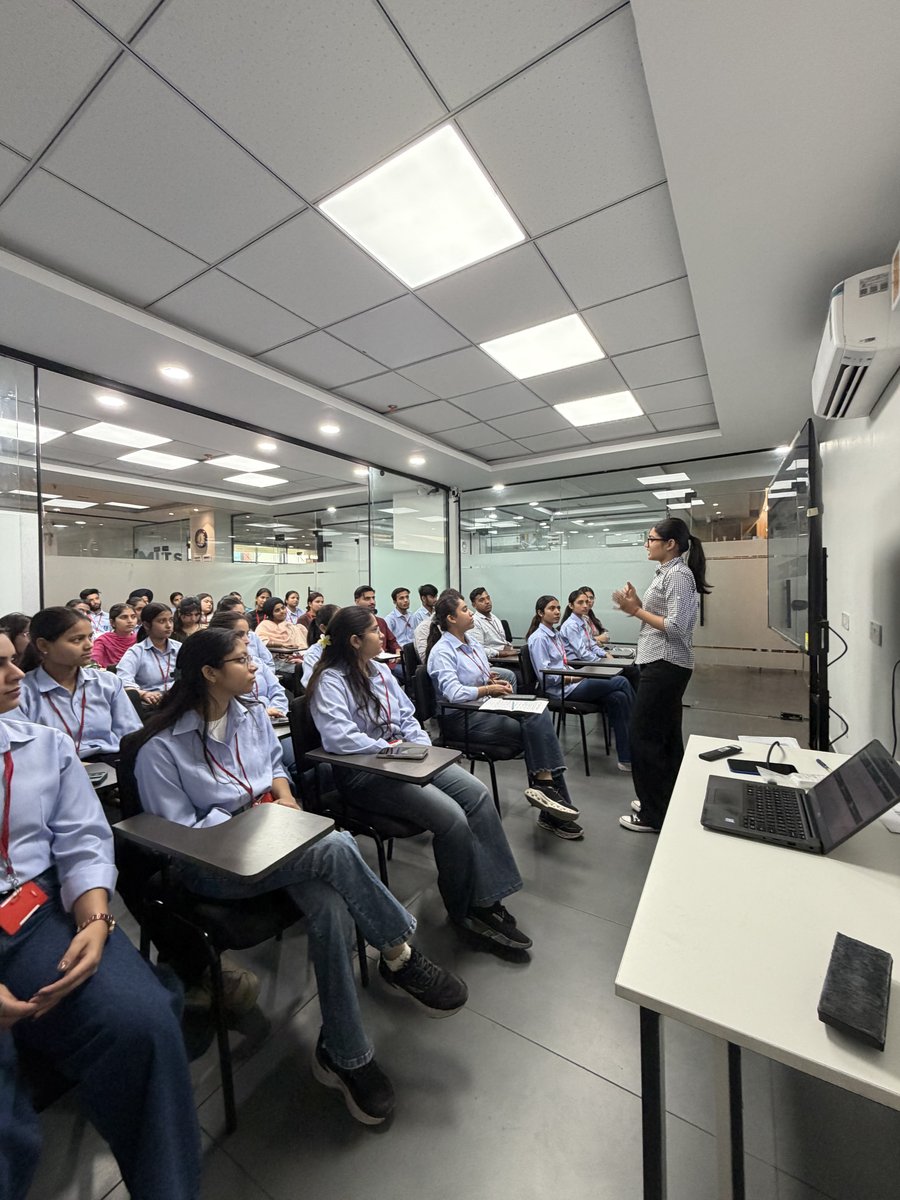 Live classroom session at MITS Academy